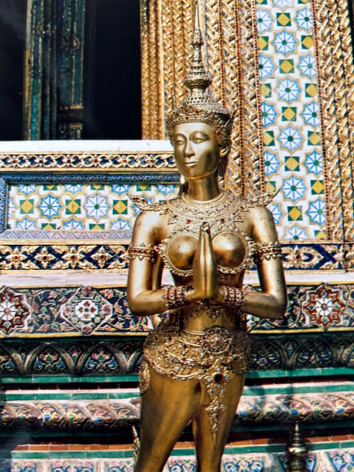 Bag that says Beach Please on the beach